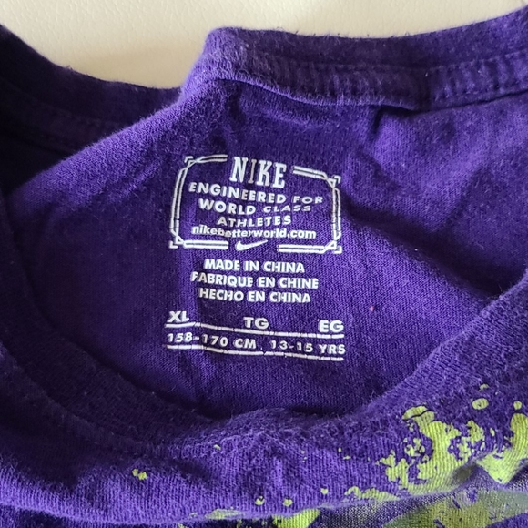 Nike tee - Picture 3 of 3